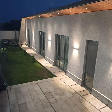 Aparthotel Grey House Zovuni Exterior foto